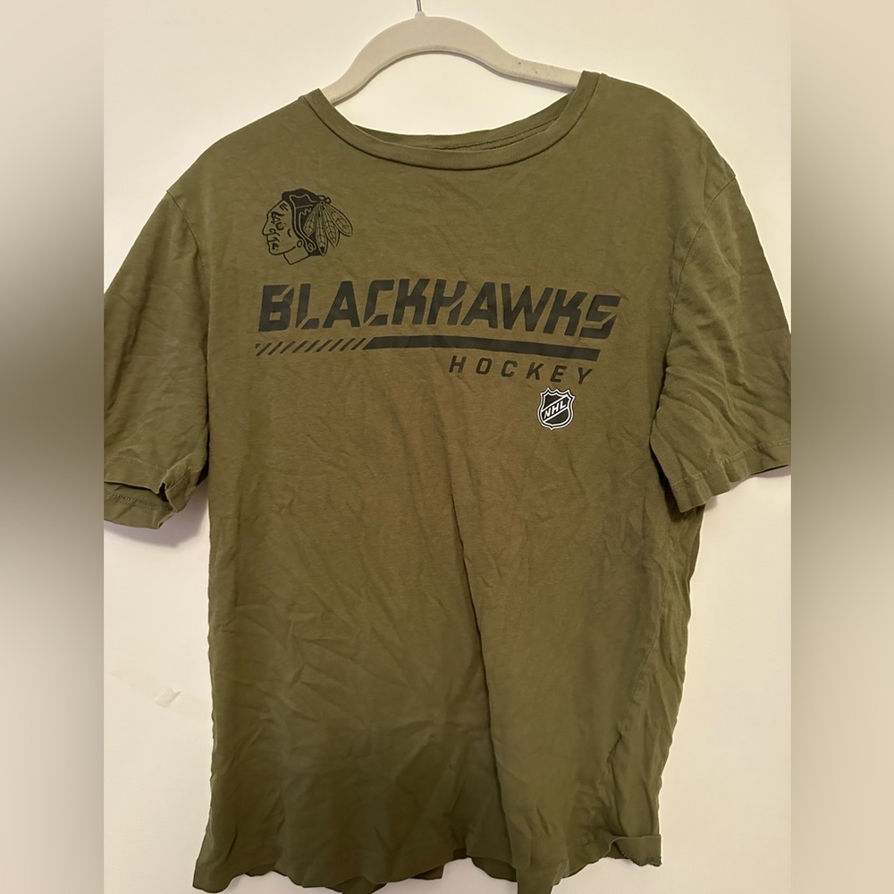 Blackhawks green tee shirt